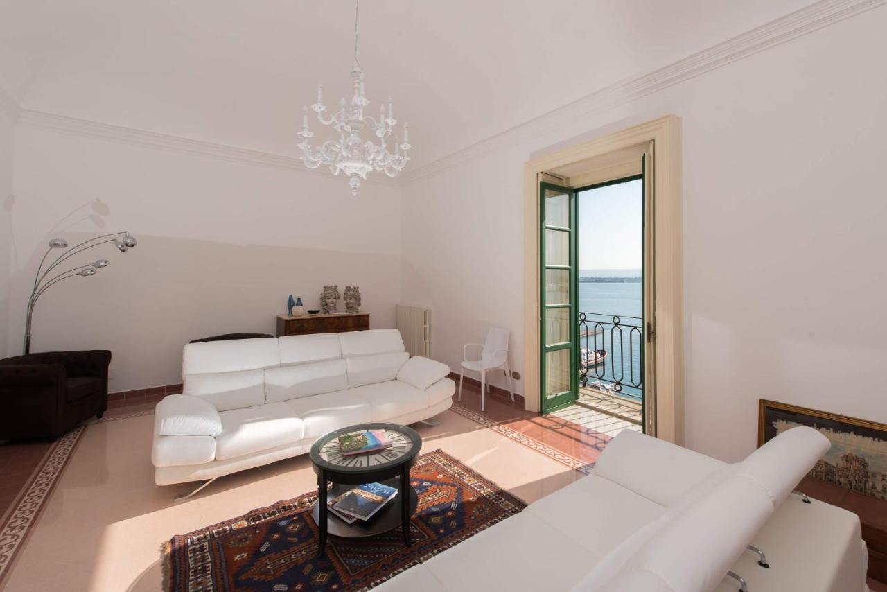 Duomo Seaside Deluxe Apartment By Ortigia Apartments 锡拉库扎 外观 照片