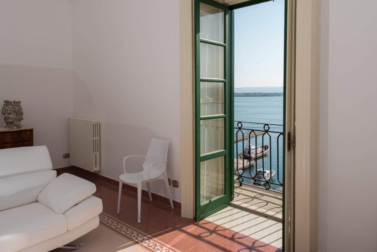 Duomo Seaside Deluxe Apartment By Ortigia Apartments 锡拉库扎 外观 照片