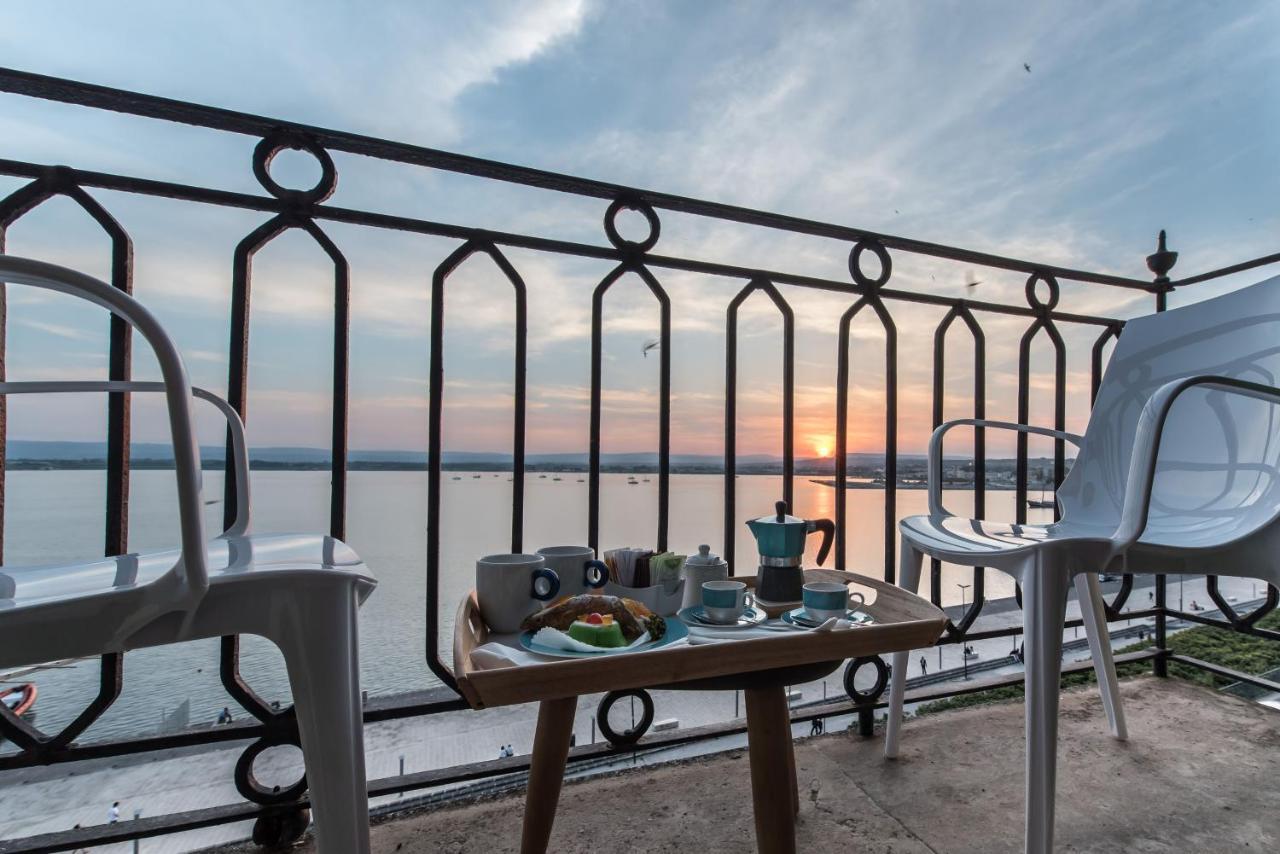 Duomo Seaside Deluxe Apartment By Ortigia Apartments 锡拉库扎 外观 照片