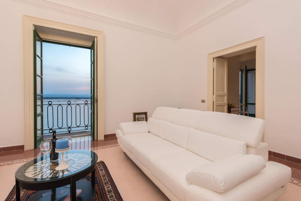 Duomo Seaside Deluxe Apartment By Ortigia Apartments 锡拉库扎 外观 照片
