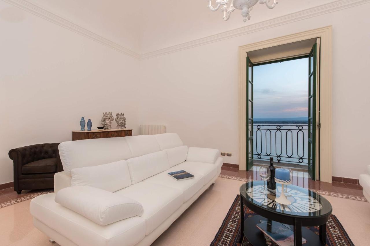Duomo Seaside Deluxe Apartment By Ortigia Apartments 锡拉库扎 外观 照片